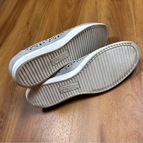 Cliffs by WHITE MOUNTAIN Gray Slip-On Loafers with Perforated Design - Picture 11 of 15